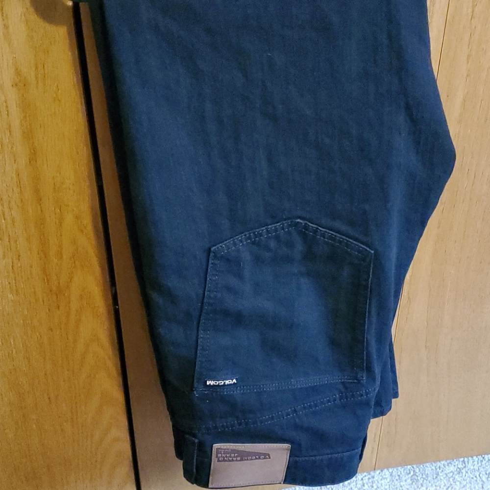 Volcom solver modern fit jeans.